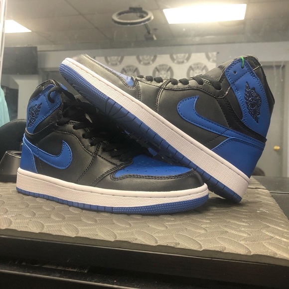Jordan Other - Air Jordan retro 1 high Royal blue size 7